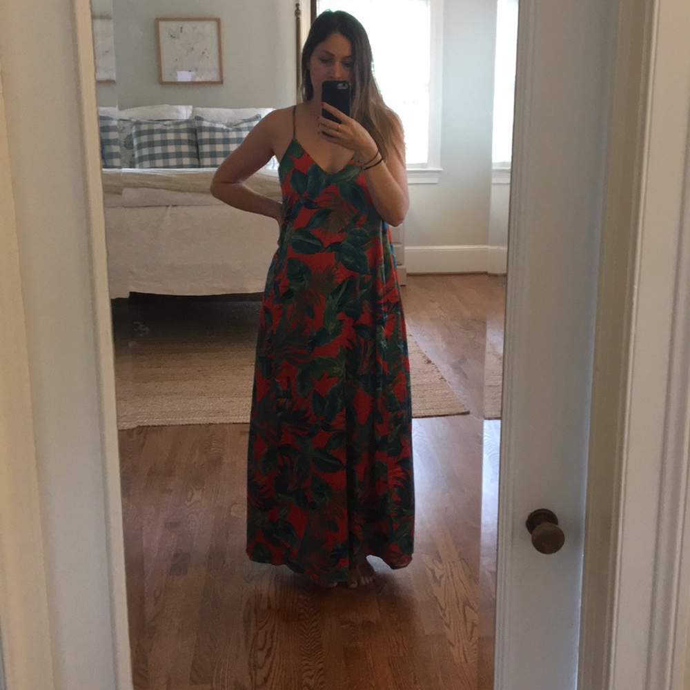 Coral maxi with retro leaf print. Size 4